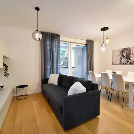 Ophelia Apartment With Parking Zagreb Exterior photo