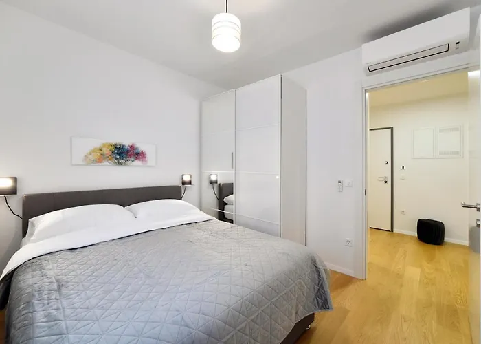 Ophelia Apartment With Parking